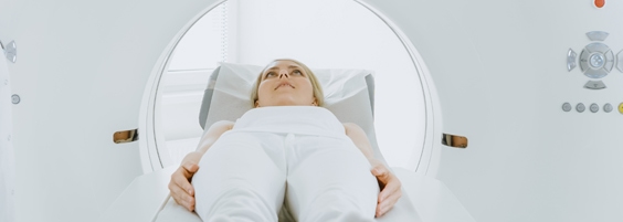 Zena koristi PSMA PET CT skener