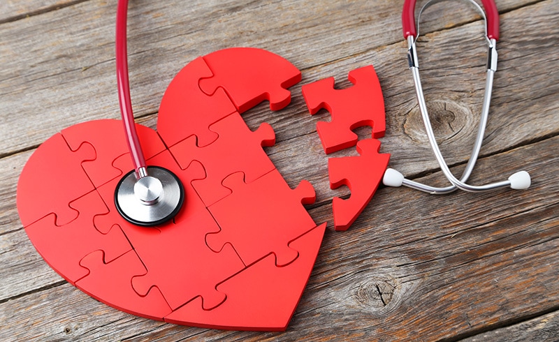 Sta učiniti ukoliko osetite simptome infarkta a sami ste